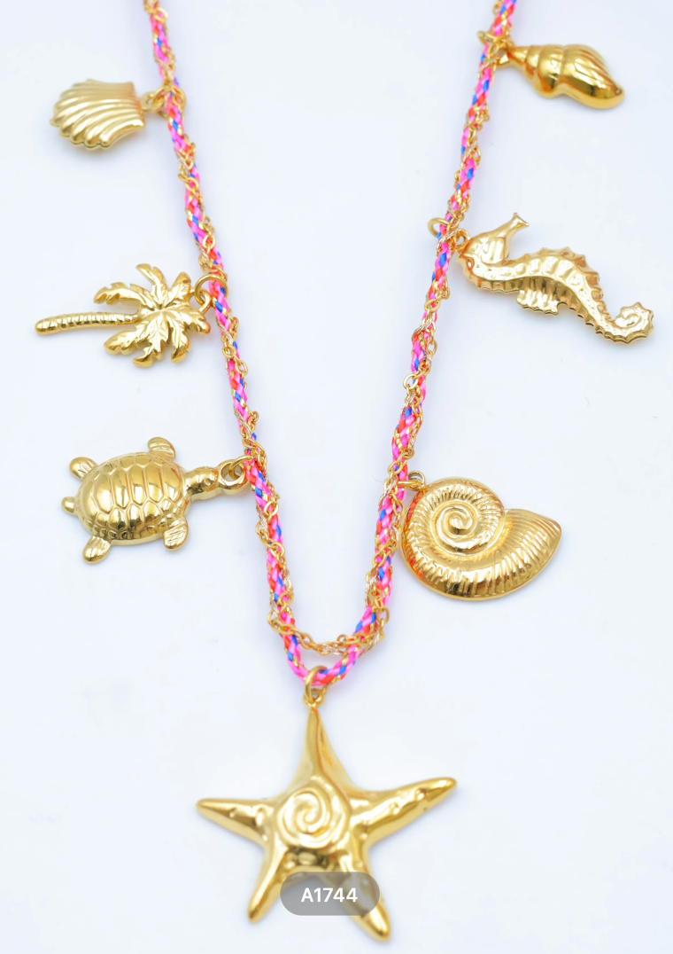 Collier avec breloques thème mer