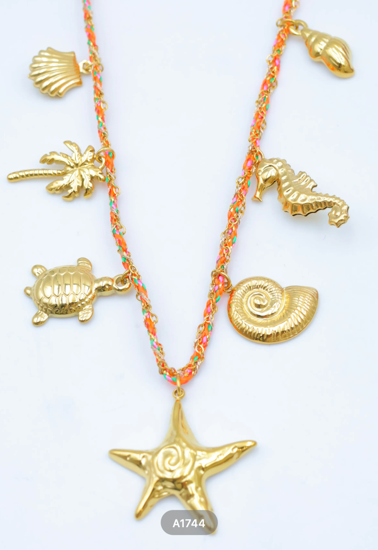 Collier avec breloques thème mer