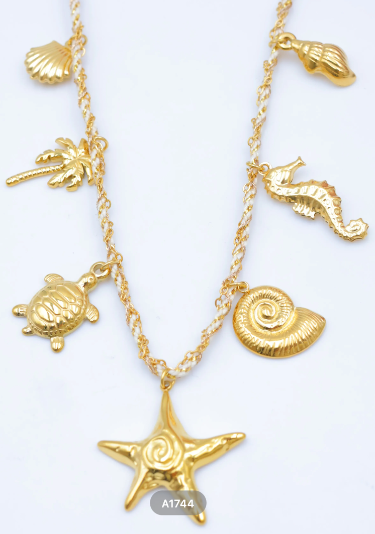 Collier avec breloques thème mer
